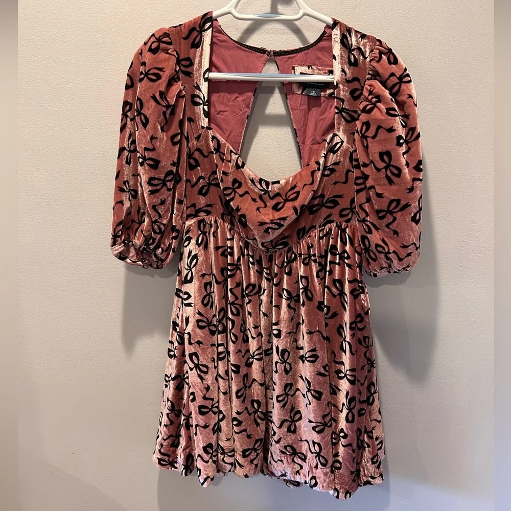 Maeve by Anthropologie Pink and Black Velvet Bow Dress - Picture 2 of 12